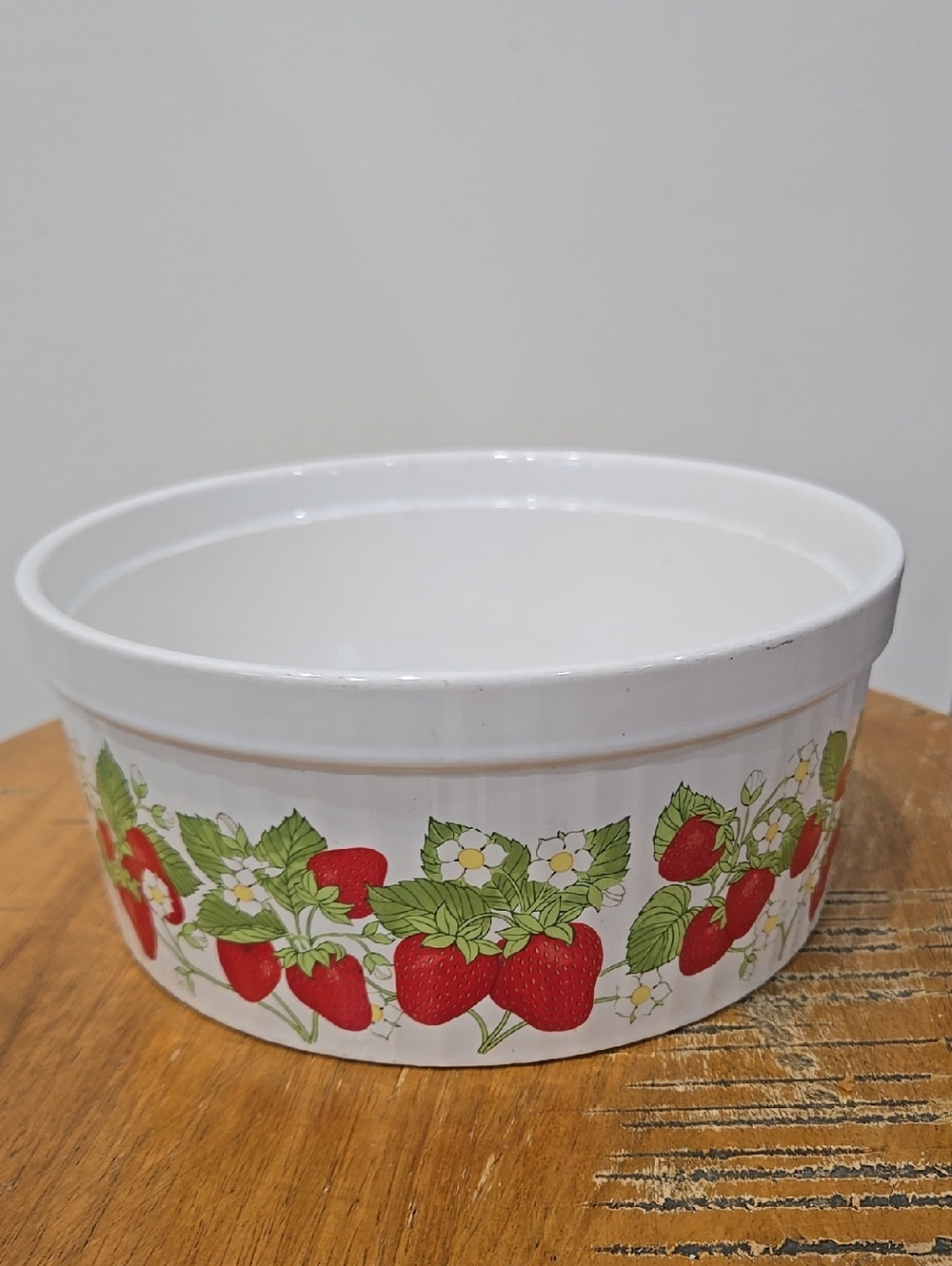 Vintage 1980s Action Stoneware Strawberry Casserole Souffle Round Dish